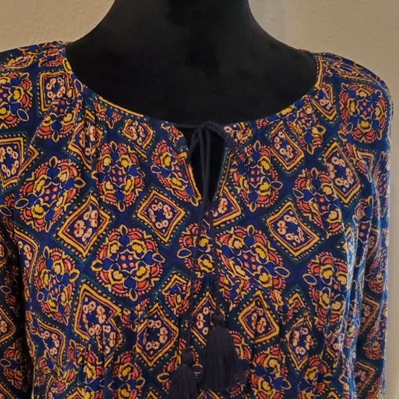 Old navy top/ boho women's blouse. Size small petit. 100% rayon. - Picture 5 of 11